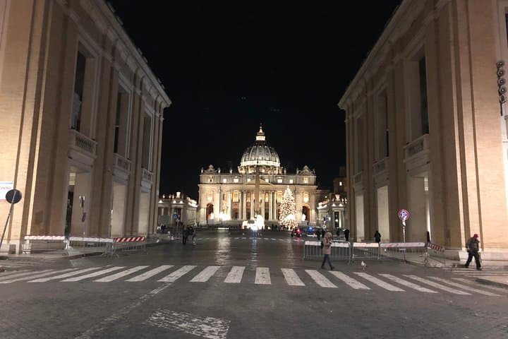 Amazing Sunrise private tour of Rome (2hrs)