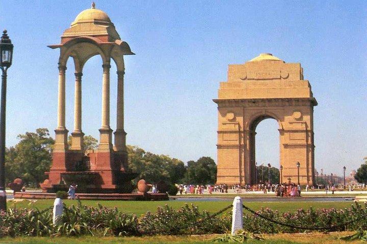 Trasferimento privato da Jaipur a Delhi veicolo privato con aria condizionata