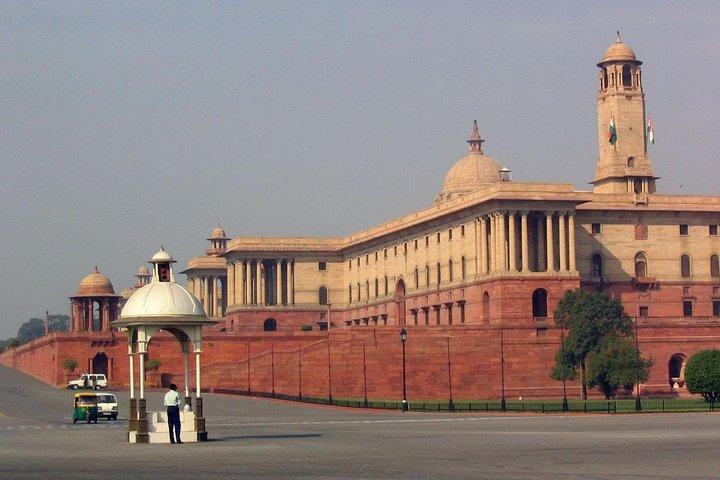 Trasferimento privato da Jaipur a Delhi veicolo privato con aria condizionata