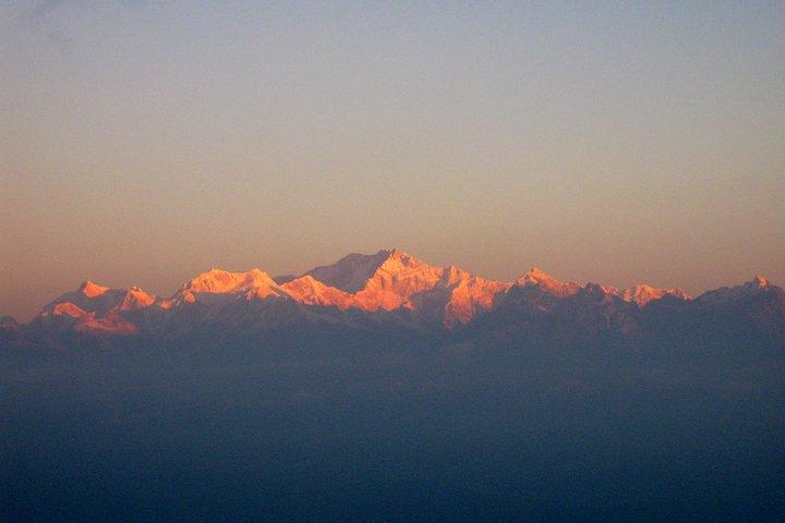 Trasferimento privato dagli hotel di Darjeeling all'aeroporto di Bagdogra IXB Drop