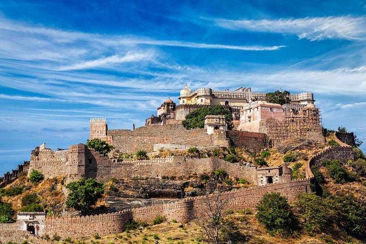 Privater Ausflug nach Kumbhalgarh und Ranakpur All Inclusive