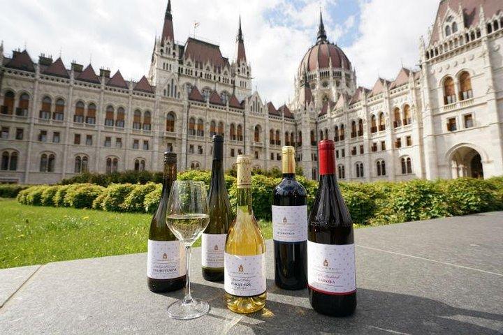 Private Budapest Sightseeing Tour inklusive Etyek Wine Tour mit Mittagessen
