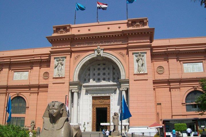 Visite privée de 8 heures des pyramides de Gizeh et du musée égyptien