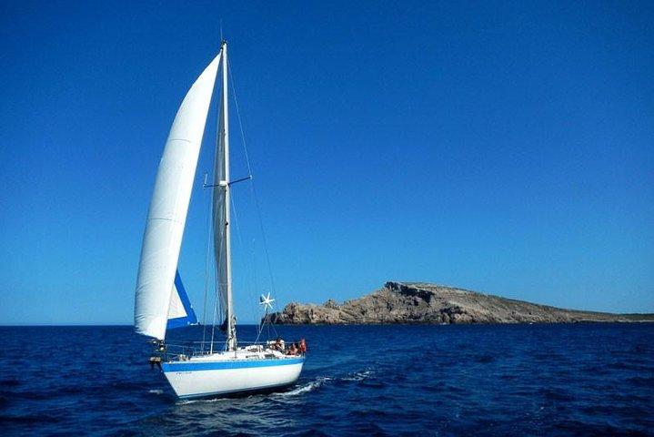 メノルカ島での 1 日セーリング体験