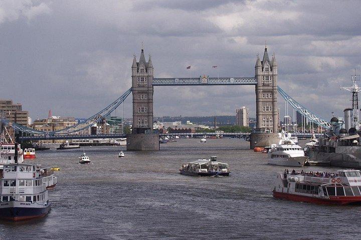 ロンドン行きの片道または往復送迎：ルートン空港