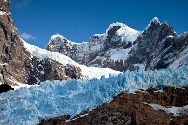 Navigazione in barca verso Balmaceda e Serrano Ghiacciai da Puerto Natales