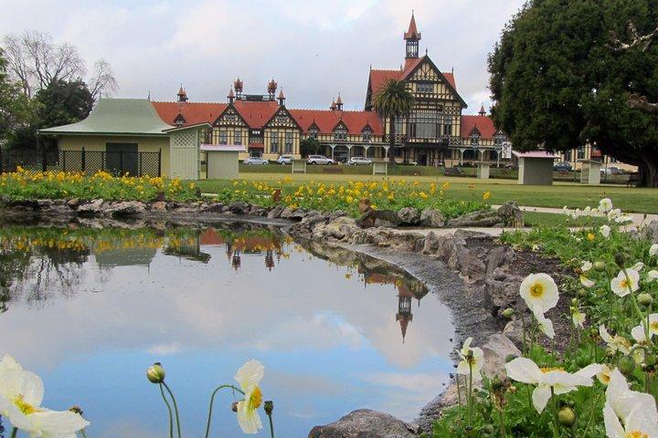 Visite privée de 3 jours : Hobbiton, Rotorua, Waitomo & Hamilton Gardens