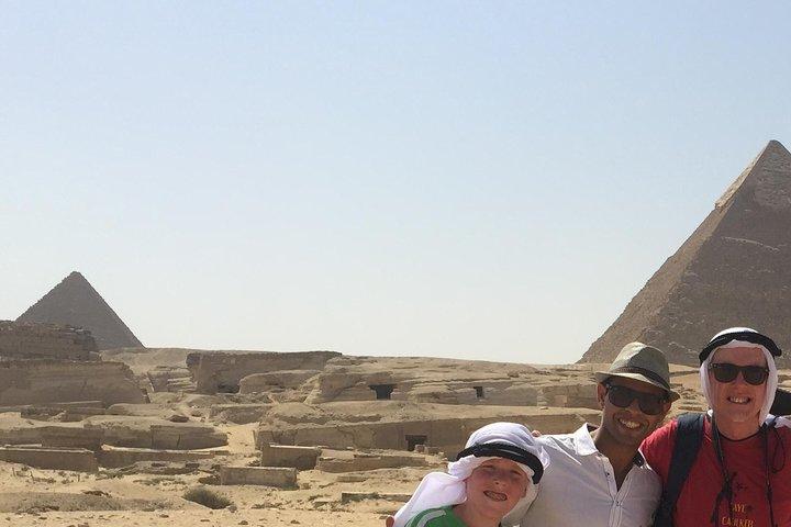 Excursão de dia inteiro às pirâmides de Gizé, Cairo antigo e cidadela e Khan El Khalili