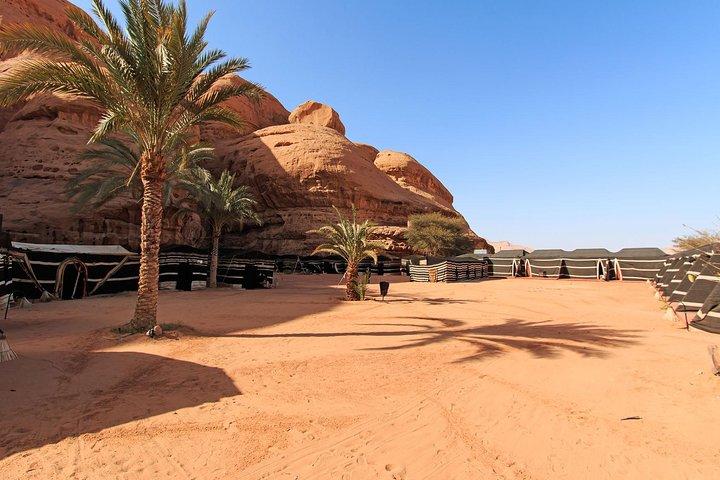 GoKEDEM Private Negev & Ramon Crater Adventure da Tel Aviv con festa beduina
