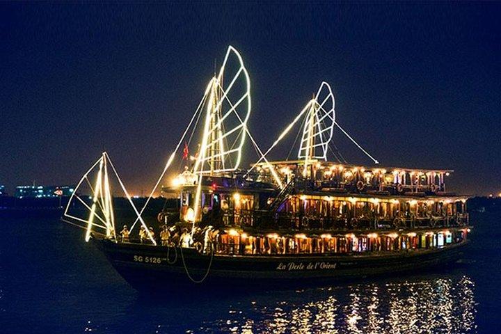 Privat Ho Chi Minh genom Jeep Evening Tour och Dinner Cruise