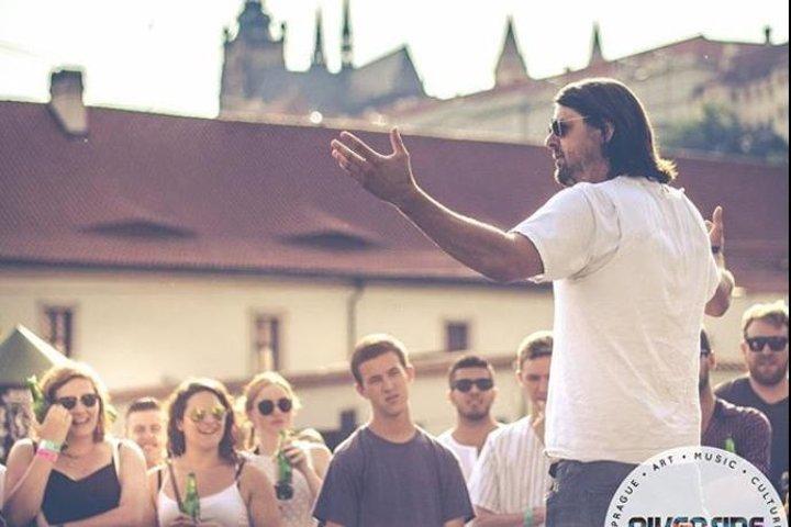 Às margens do rio de Praga festa