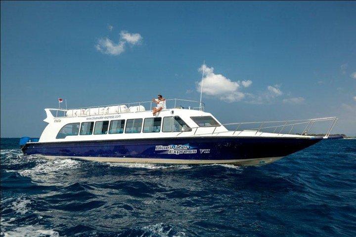 Blue Water Express-boot Transfer van Serangan of Padang Bai naar Lombok of vice versa