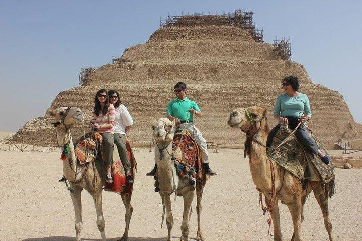 Pyramides et tombes: visite d'une journée à Saqqarah du Caire