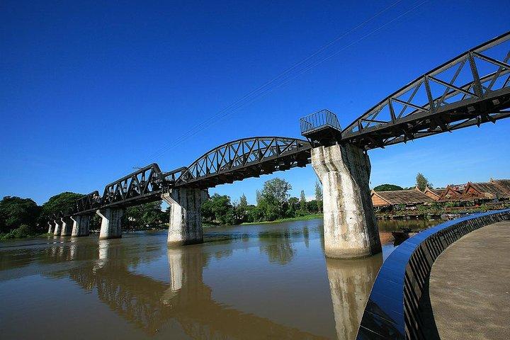 Ponte sobre o rio Kwai e viagem guiada de trem Tailândia-Burma