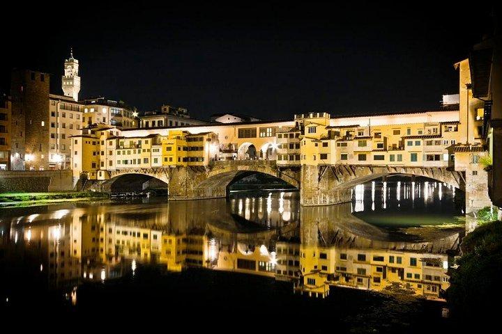 Recorrido a pie nocturno por Florencia: Historias de poder, amor y traición