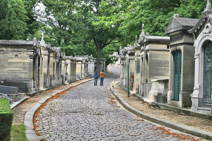 Paris: Tour guidato delle famose tombe del cimitero di Pere Lachaise
