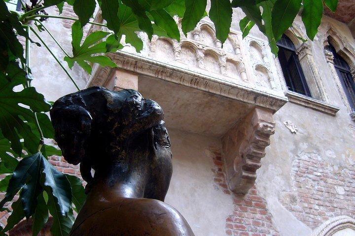 Faça sua proposta romântica na cidade do amor