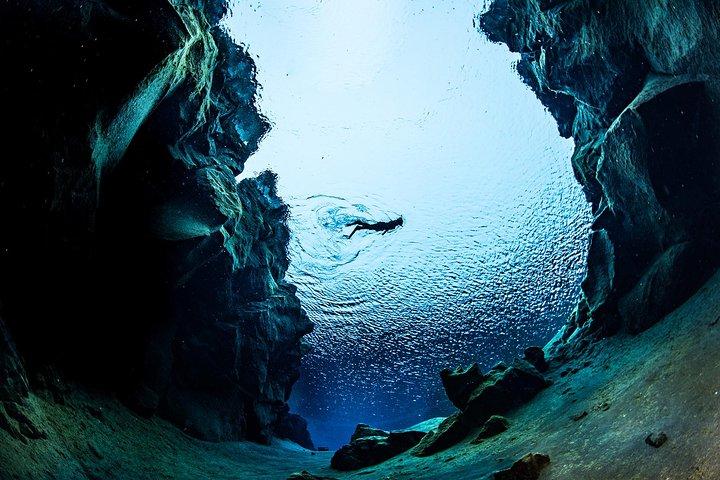 Silfra : 構造プレート間のシュノーケリング - ロケ地に集合