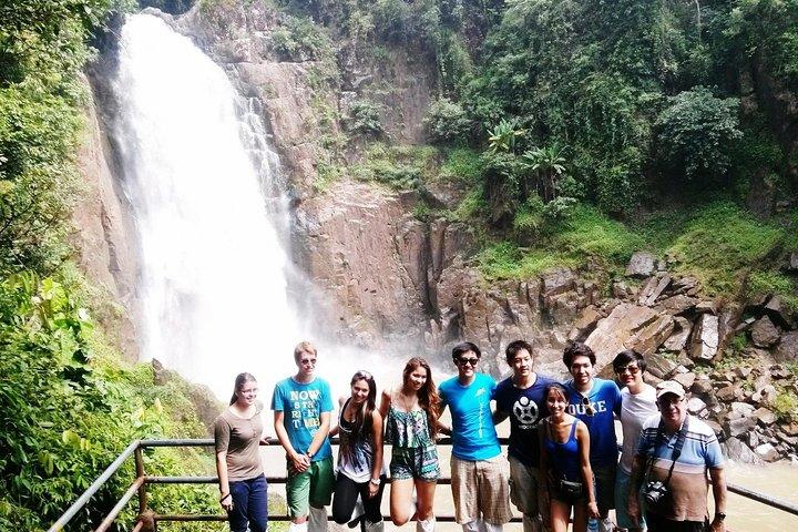 Excursión de un día de senderismo al Parque Nacional Khao Yai: Haew Narok y Haew Suwat