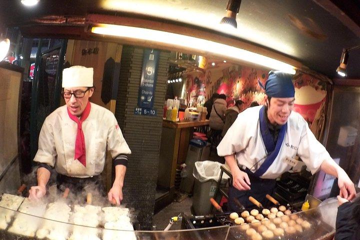 Evening Street Food Hopping Tour in het centrum van Osaka