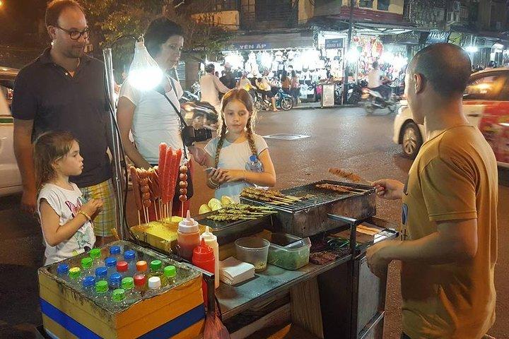 Real Foodieとのプライベートハノイストリートフードウォーキングツアー