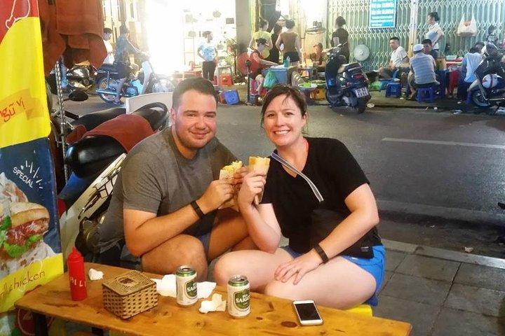 Real Foodieとのプライベートハノイストリートフードウォーキングツアー
