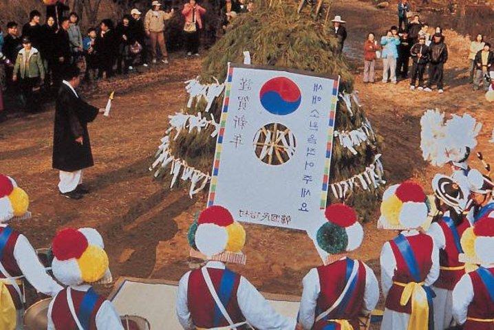 ソウル発、華城と韓国民俗村ツアー
