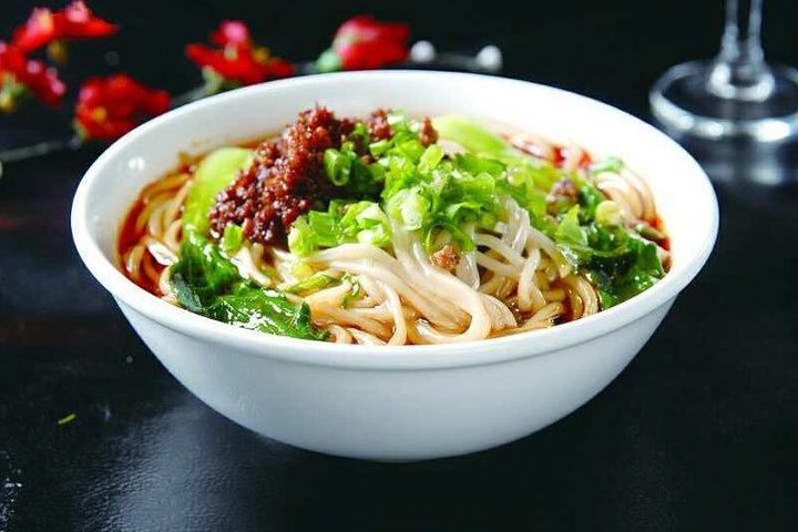 半日担々麺料理教室と地元市場見学