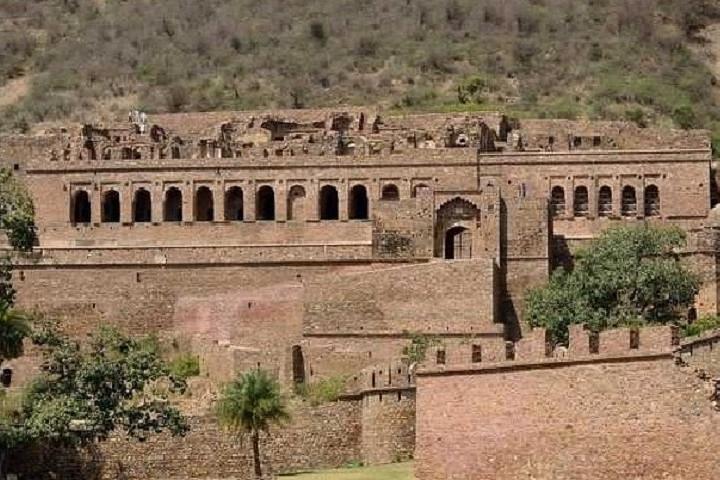 Private Custom Guided Tour: Besøg til hjemsøgt Bhangarh Fort fra Jaipur