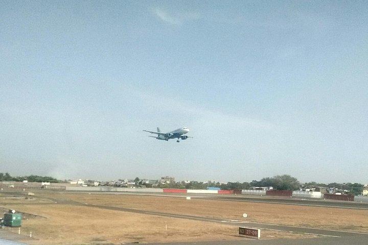 VIPアシスタンスを含むムンバイ空港からホテルへの私設到着転送
