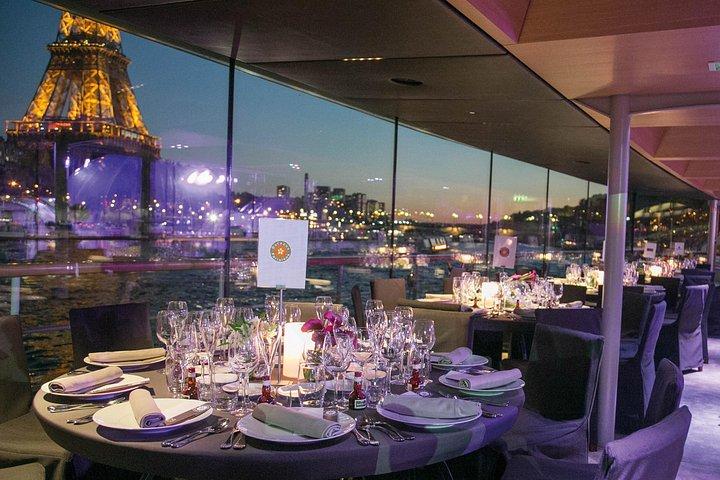 Crociera di Natale sulla Senna Pranzo o Cena di Bateaux Parisiens