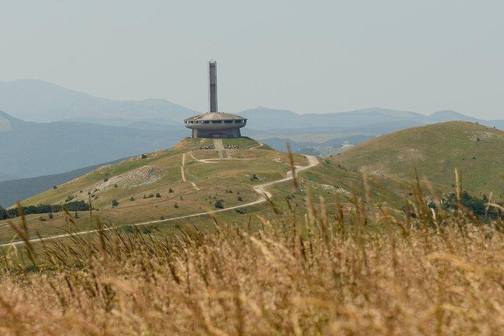 Buzludzha Monument och Rose Valley Guided Day Tour