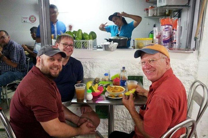 Kombi-Tour: Medellín City Tour und Antioquia's Food Markets mit traditionellem Mittagessen