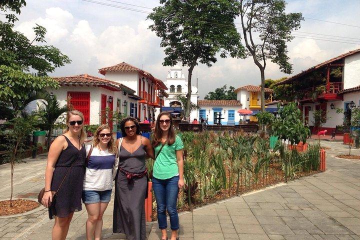 Heldags privat Medellin City, Street Art og Food Tour