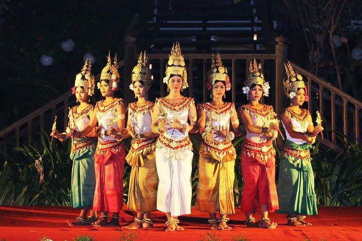 Apsara Dance Performance Including Buffet Dinner and Hotel Pickup