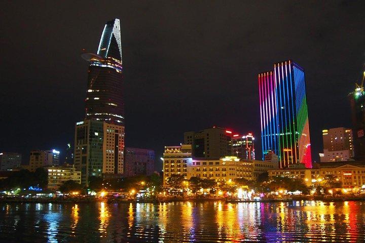 Cena in crociera sul fiume Saigon