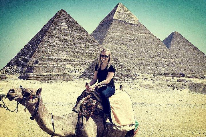 Tour guiado a las pirámides, esfinge y camello de Giza desde los hoteles de cairo giza