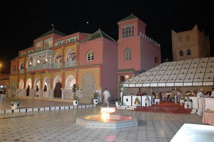 Cena e spettacolo marocchini al ristorante Fantasia di Marrakech