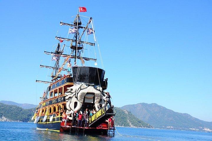 Piratenbootfahrt in Marmaris mit Grill Mittagessen, Getränke & Transfers