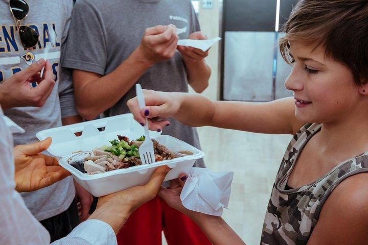 モントリオールのチャイナタウンの表面下：ガイド付き食べ歩きツアー
