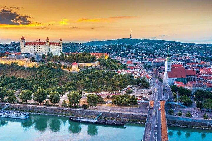 Excursión de medio día en grupo pequeño a Bratislava desde Viena
