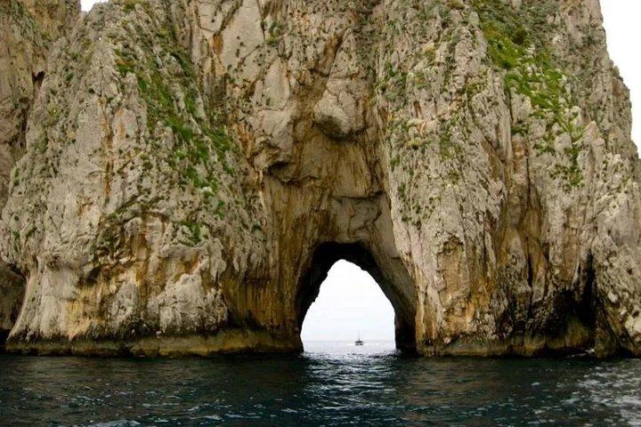 Capri: Boat Tour, Priority Tickets & Blue Grotto (Optional)