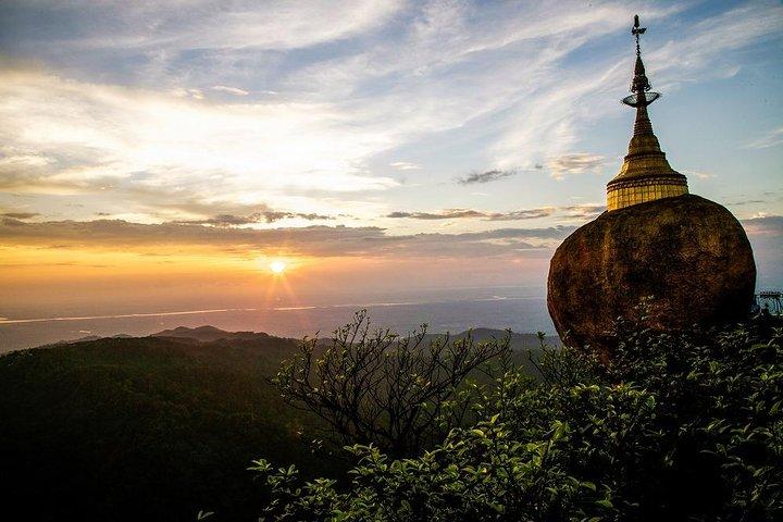 ヤンゴンからのゴールデンロック日帰り旅行