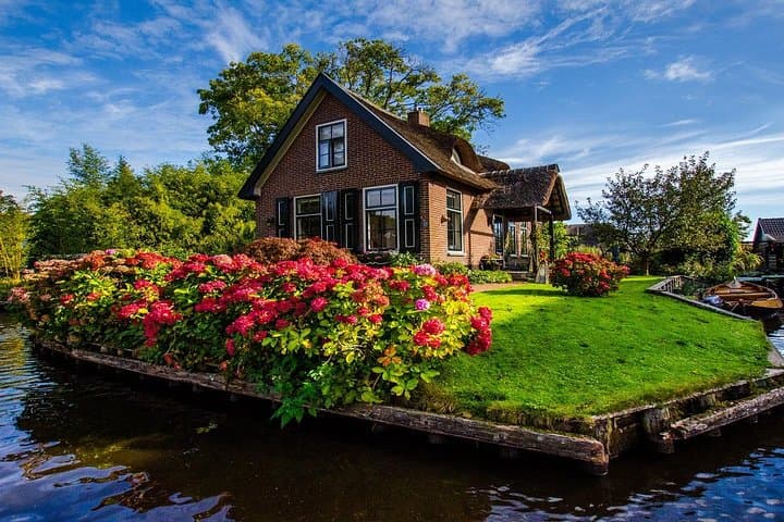 Giethoorn Guided DayTrip from Amsterdam