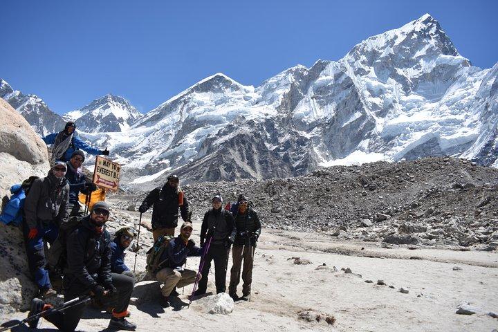 Trekking del campamento base del Everest