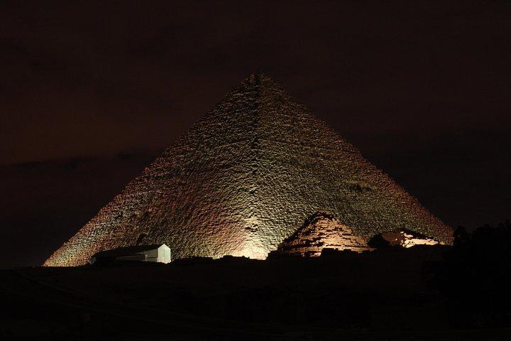 Layover Sound and Light Show Tour alle Piramidi di Giza dall'aeroporto del Cairo