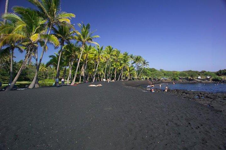 一日で巡るビッグアイランド：火山の滝観光と歴史