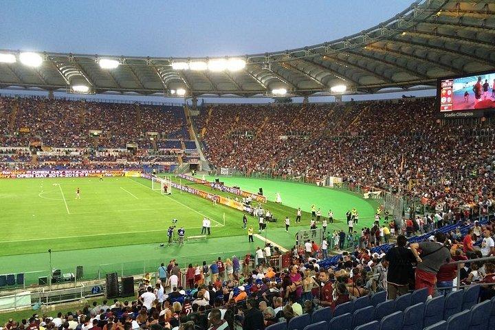 VIP座席でASローマ試合観戦、グルメ・ビュッフェとオープンバーへのアクセス付き