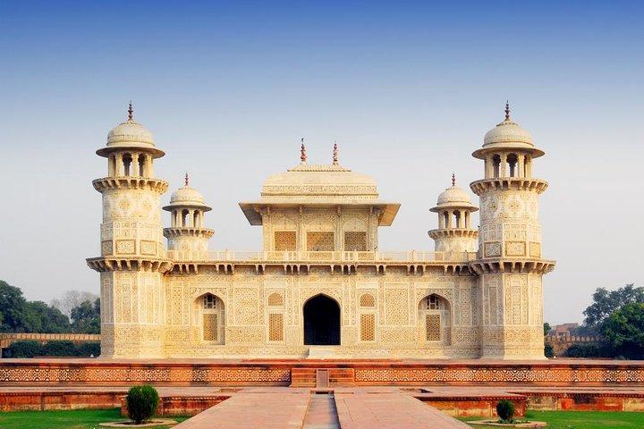 Tour privato: Sunrise Trip To Agra Da Delhi Compreso Taj Mahal e Agra Fort