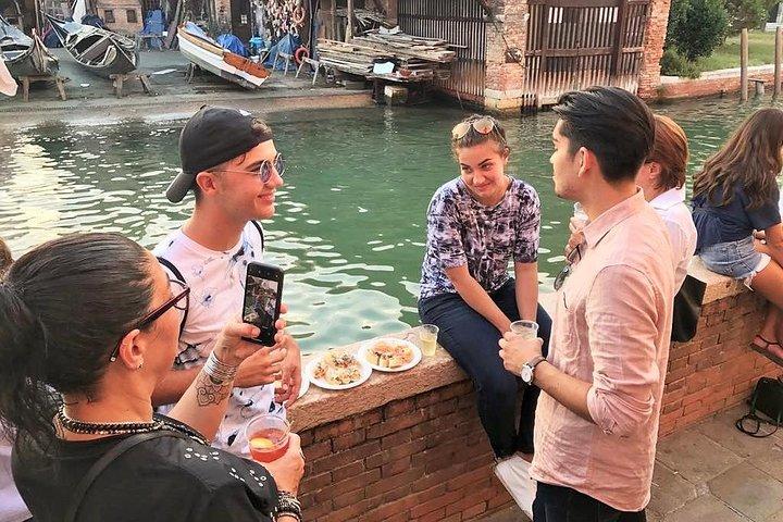 A Venetian Evening: Wine Tasting and Cicchetti with a Local Guide